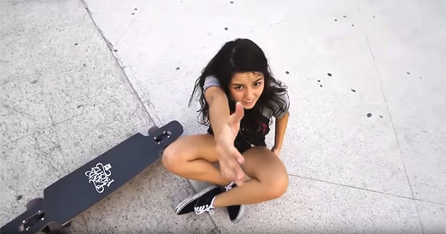 ブラジルのガールズスケーター『Ana Maria Suzano』の華麗なテクニック。