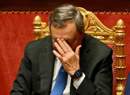 ドラギ首相、辞任観測強まる＝信任も連立離脱拡大―イタリア