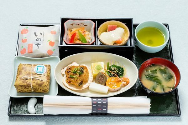 JAL、星野リゾート「界 津軽」プロデュースの機内食を8月の国内線ファーストクラスで提供