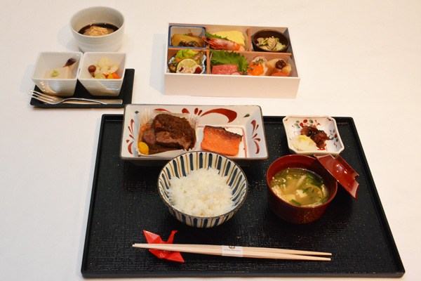 JAL、国際線ビジネスクラスで機内食事前予約サービス　1食目コースメニューで