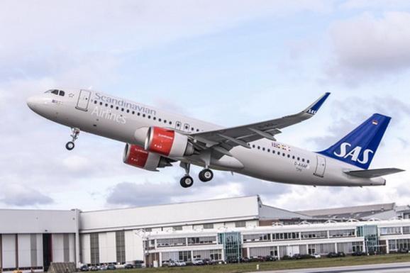 エアバス、スカンジナビア航空にエアバスA320neo初号機を引き渡し