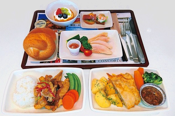 関西国際空港、フィリピン航空のビジネスクラス機内食をレストランで提供　9月4日まで