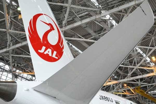 JAL機、成田空港で脱輪　A滑走路閉鎖