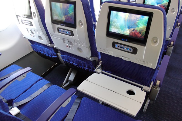 【フォトレポート】ANA、エアバスA321neo機内を公開　国内線普通席でもシートモニター利用可能に