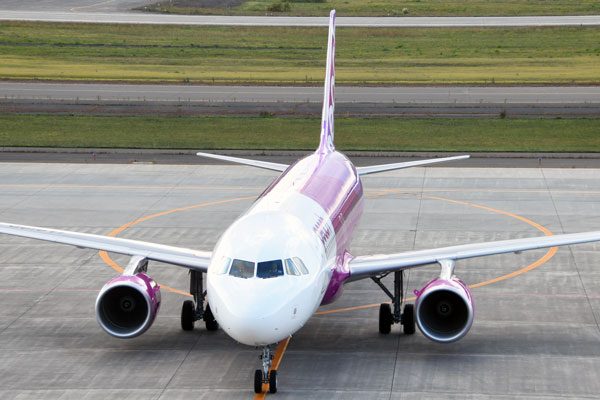 ピーチ、大阪/関西発着国際線の運航再開　あすは国内線合わせて43便を運航