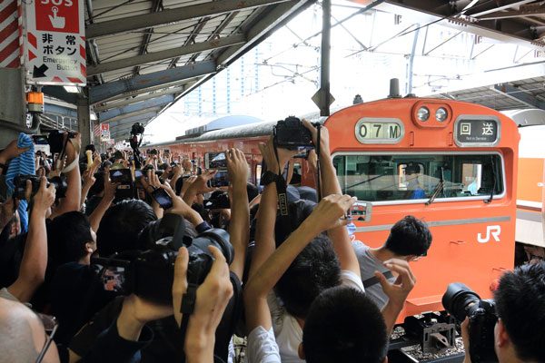 大阪環状線の103系電車、48年の歴史に幕　201系も来年度に引退へ