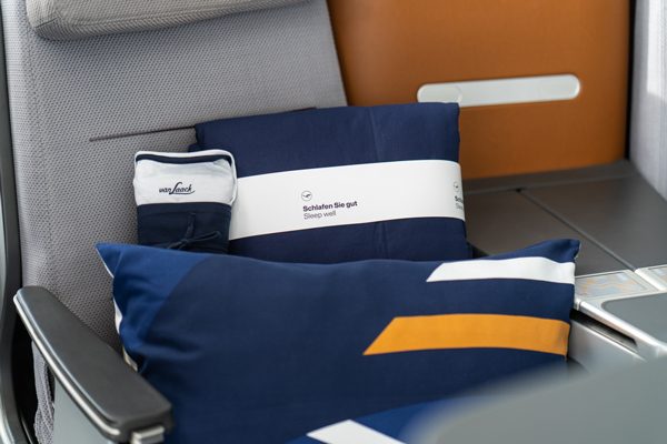 ルフトハンザ、長距離線ビジネスクラスに新寝具「ドリーム コレクション」導入