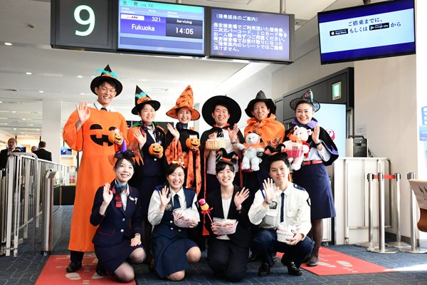 JAL、羽田空港でハロウィンイベント　かぼちゃ重量当ても