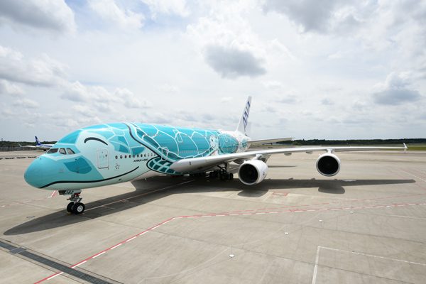 ANAのエアバスA380型機2号機、成田空港に到着　6月中に路線投入へ