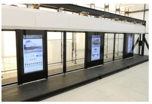JR西日本、うめきた地下駅に導入予定の新型ホームドアを発表　あらゆる車種に対応可