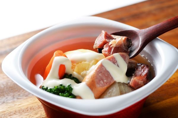 エア・ドゥ機内提供のスープ、ポトフとリゾットに　札幌バルナバフーズと共同開発