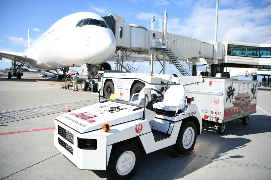 JAL、東京/羽田〜沖縄/那覇線にA350投入開始　首里城再建塗装機初便、セレモニーも開催