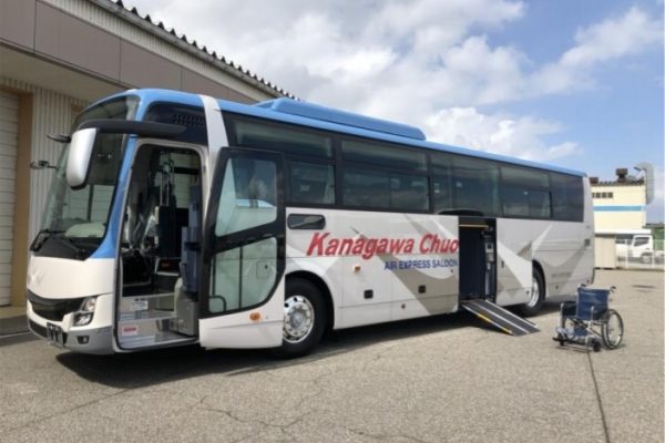 神奈川中央交通、エレベーター付リムジンバスを3月29日より運行　神奈川県内と成田空港を結ぶ