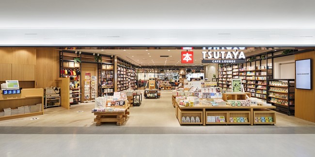 「TSUTAYA BOOKSTORE福岡空港」、国内線ターミナル3階にリニューアルオープン　30分500円のラウンジも開設