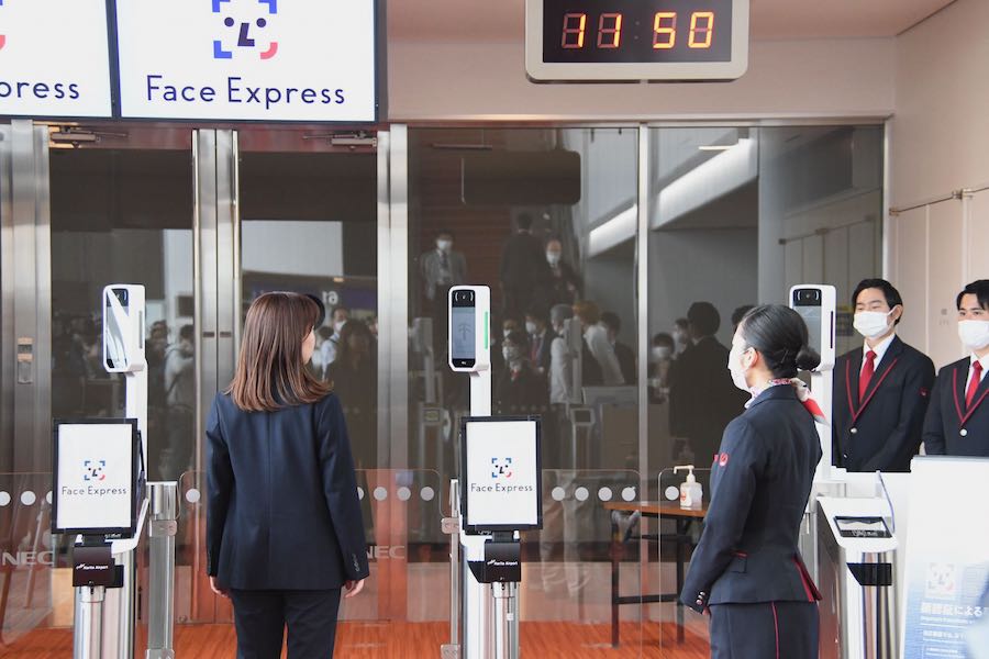“顔パス”で国際線に搭乗　成田空港で実証実験スタート