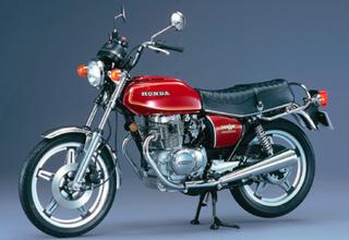【日本のオートバイの歴史を振り返ろう！】 2輪車のオートマチック時代を拡げた「HONDA ホークCB400T ホンダマチック」。