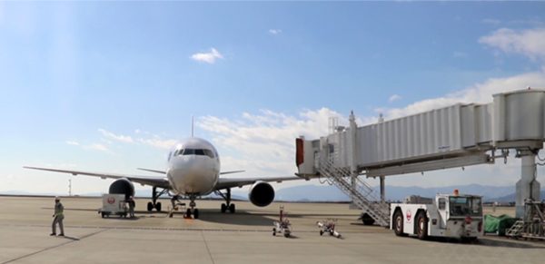 新明和工業、搭乗橋の自動装着システム開発　成田国際空港とチャンギ空港から受注