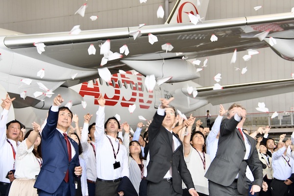 JAL、エアバスA350型機お披露目式　赤坂社長「とにかくいい飛行機」