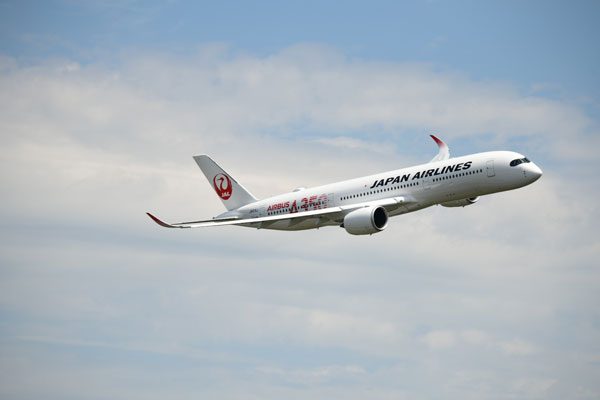 JAL、エアバスA350-900型機を受領　離陸後はローパスも、羽田にあす到着（写真11枚）
